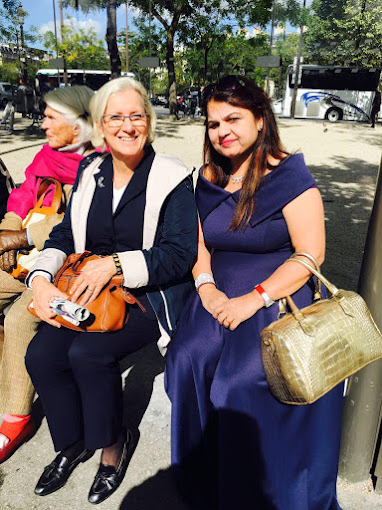 Astrologer Dr. Meenaakshi Sharma