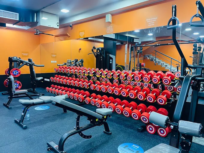 CRUNCH FITNESS