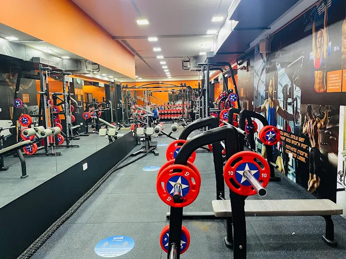 CRUNCH FITNESS