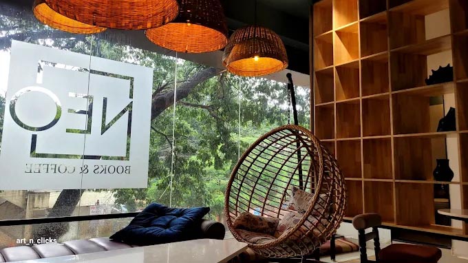 Neo Books & Coffee